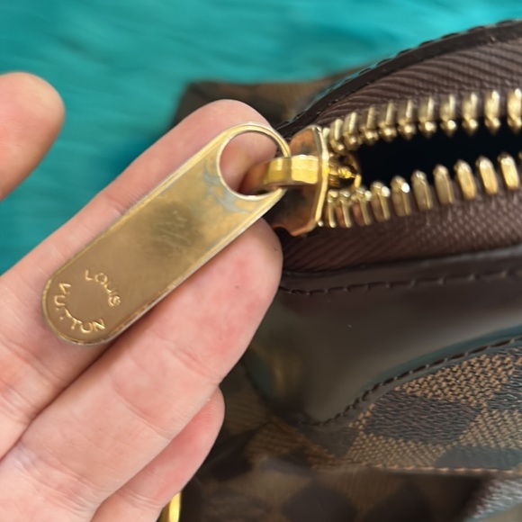 EUC almost new Trevi PM Damier Ebene Shoulder bag. - Picture 15 of 17